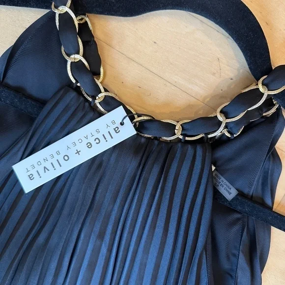 NEW Alice+Olivia Alycia Black Pleated Halter Top with chain  S. G969 - Picture 6 of 7